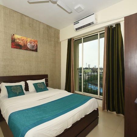 Hotel Iris Suites, Navi Mumbai Exterior photo